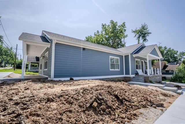 800 E Grimes Lane