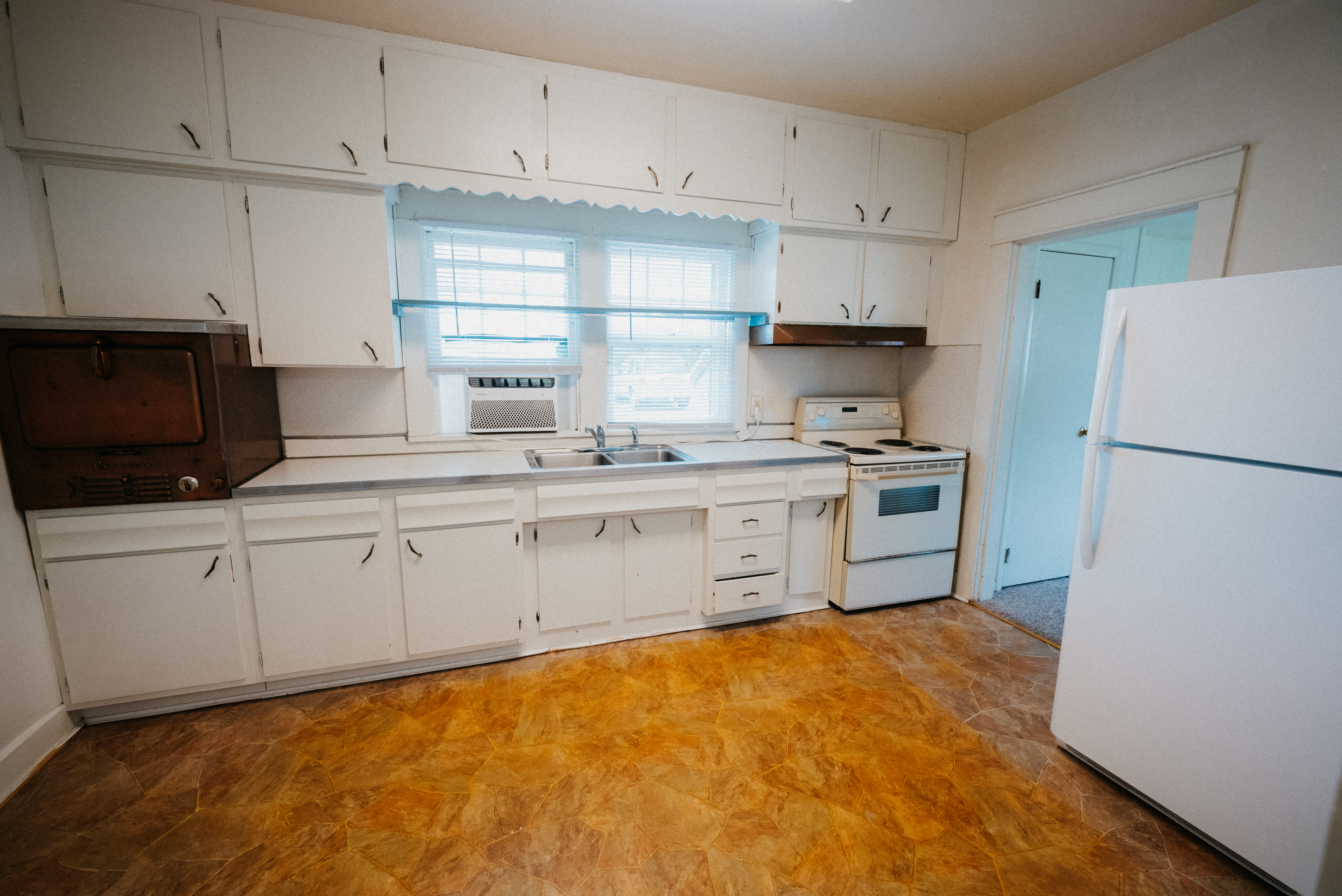 211 E. 1st Street, Unit B